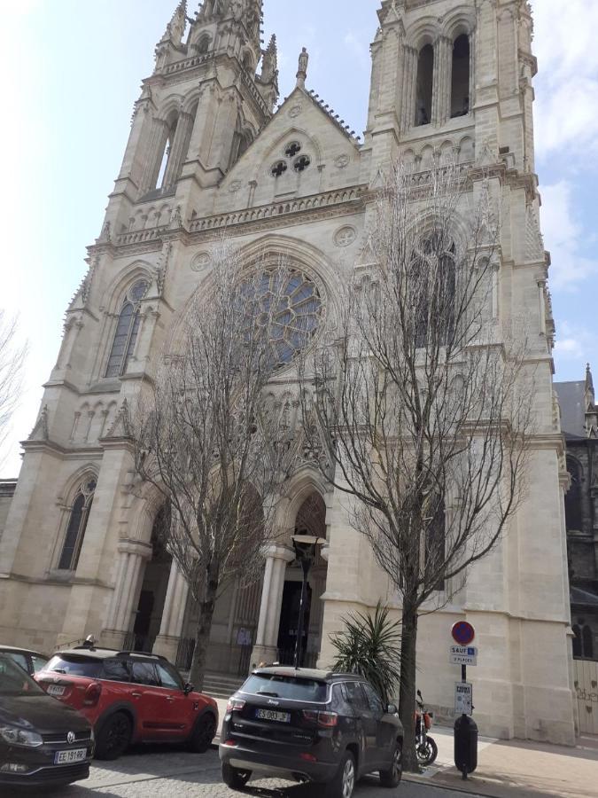 Joli petit loft dans échoppe pierre centre-ville Bordeaux Extérieur photo