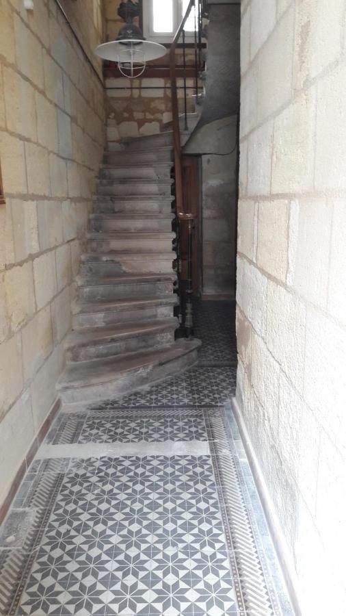 Joli petit loft dans échoppe pierre centre-ville Bordeaux Extérieur photo