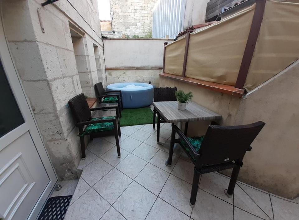 Joli petit loft dans échoppe pierre centre-ville Bordeaux Extérieur photo