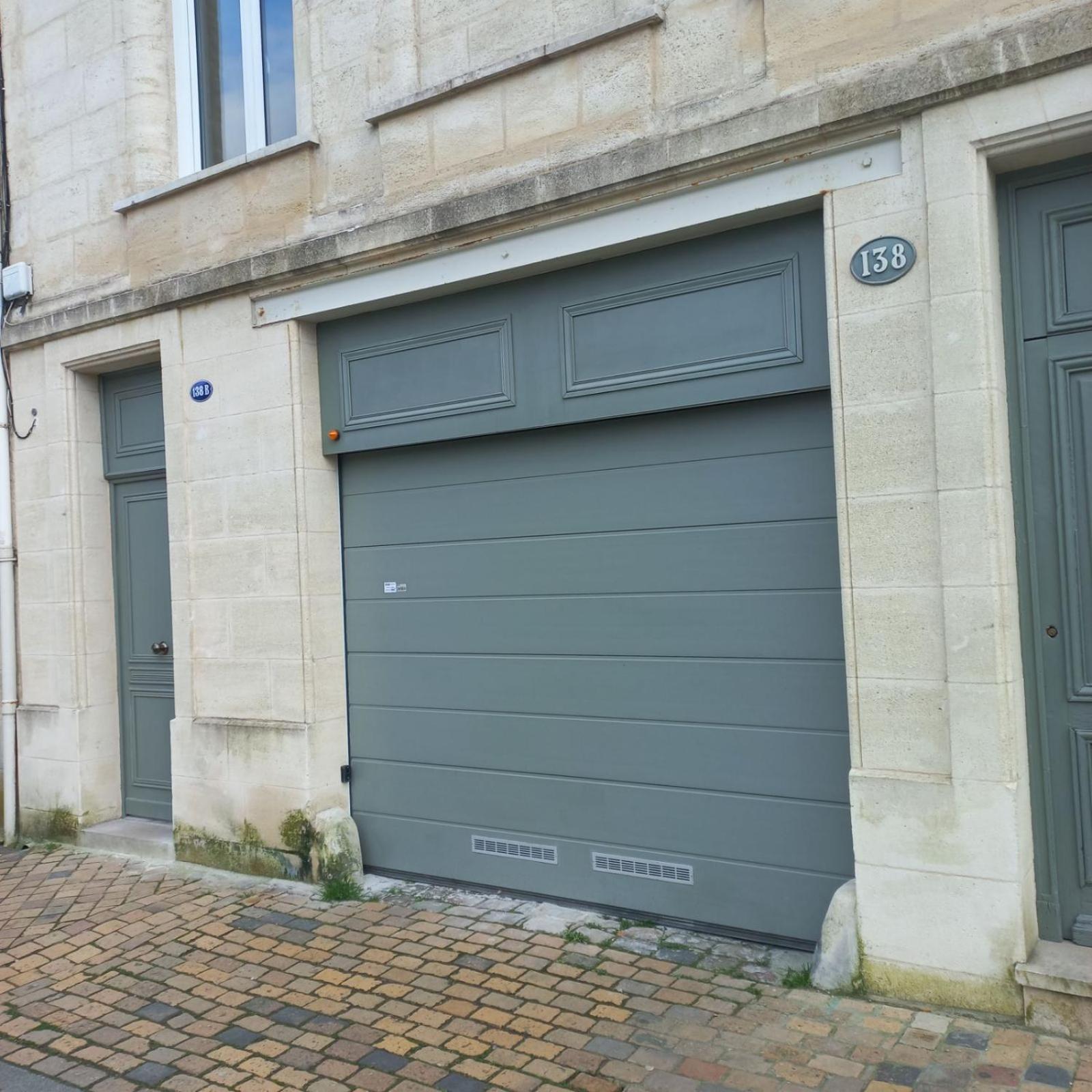Joli petit loft dans échoppe pierre centre-ville Bordeaux Extérieur photo