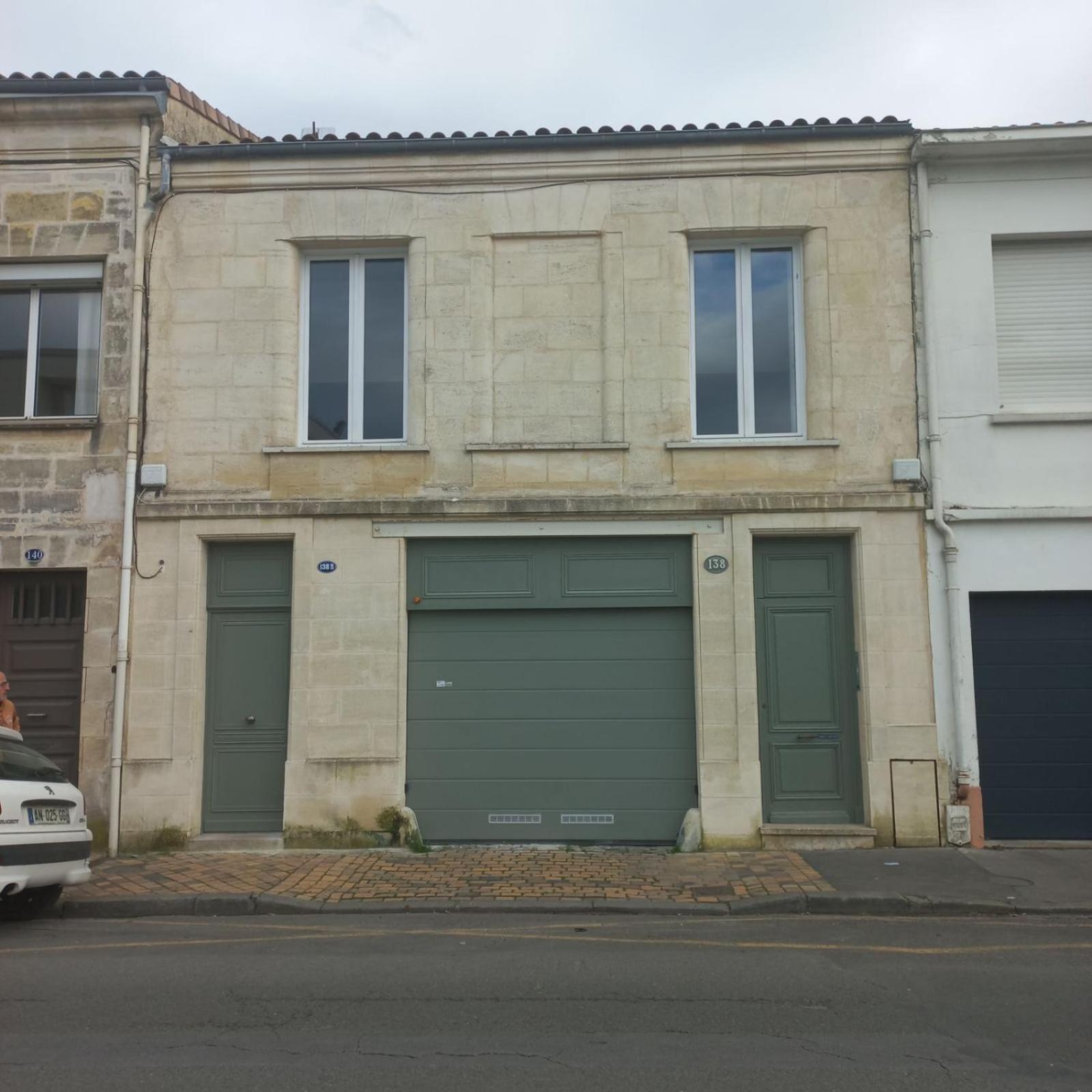 Joli petit loft dans échoppe pierre centre-ville Bordeaux Extérieur photo